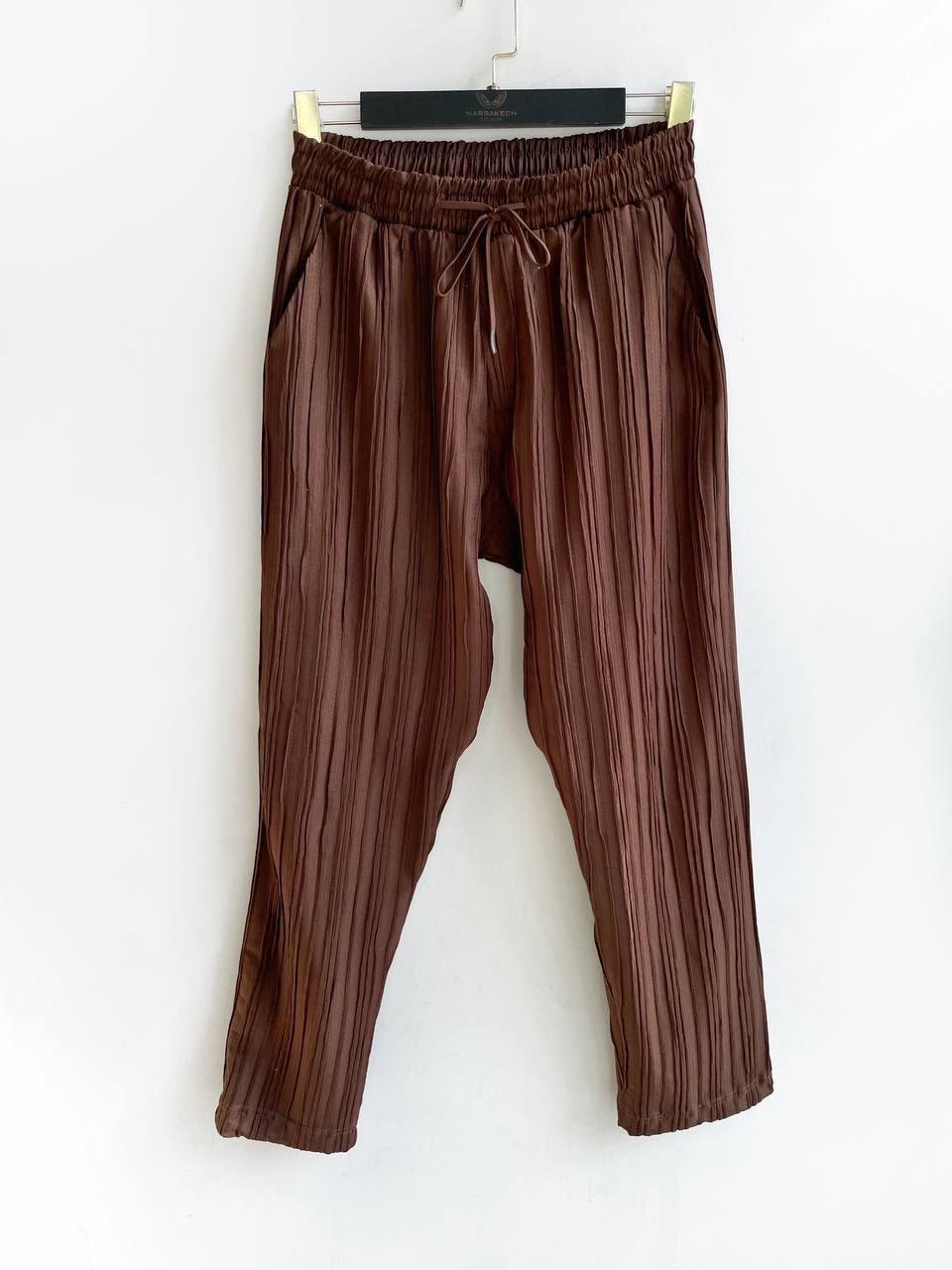 Moro set in brown